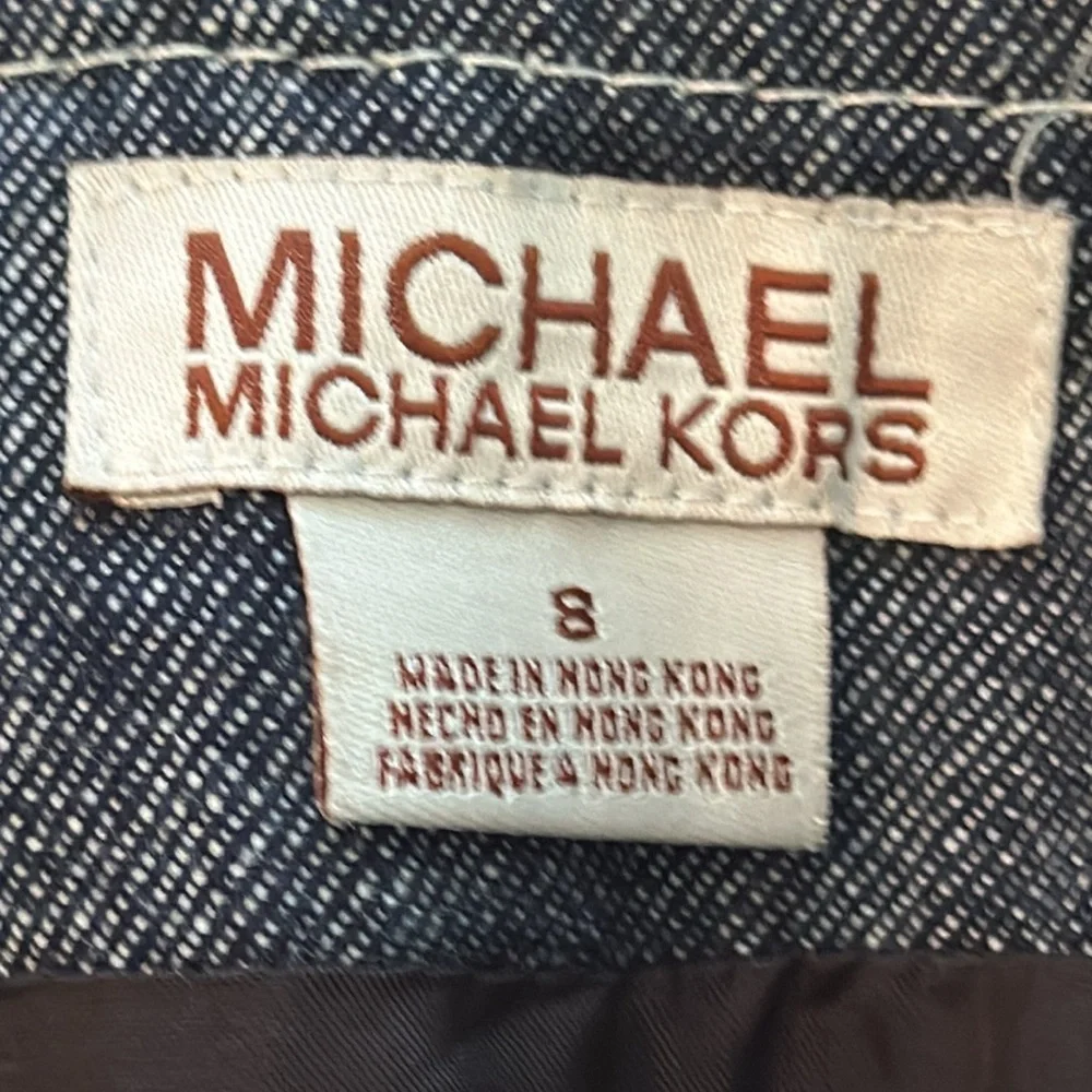Like new Michael Kors size 8 denim skirt - Picture 4 of 5